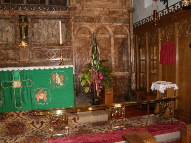 Altar_Flowers_01