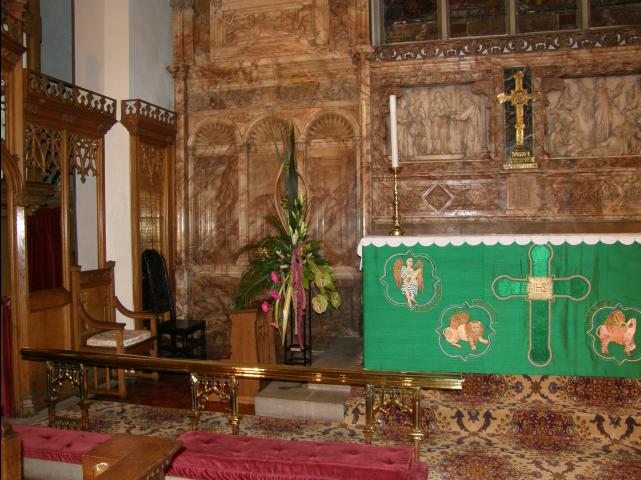 Altar_Flowers_02