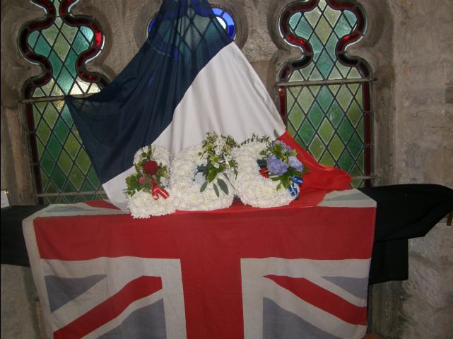56._2004_Queen_State_Visit_To_France