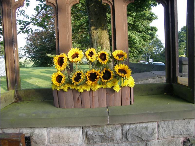 Church_and_Gates_02